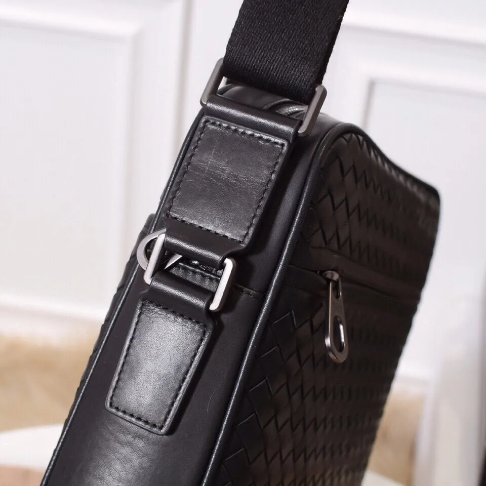 All categories 💚 Top version men’s bags 💚 BV 2024 new BV crossbody bag